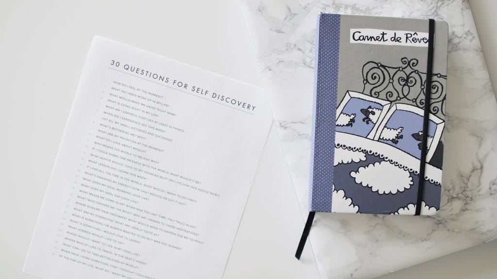 Journaling ideas & prompts | 30 questions for self discovery | how to journal | journaling video